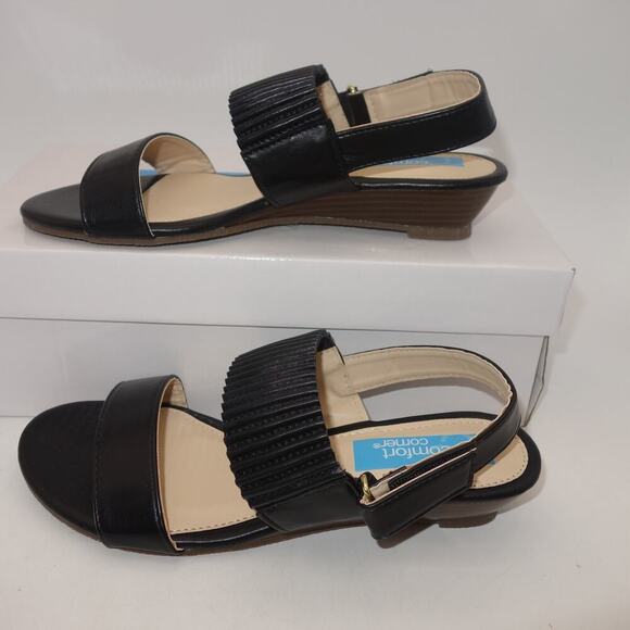 New in Box Comfort Corner BLACK Sandals Low Heel Women's 7 - Picture 2 of 10